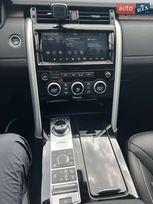 Позашляховик / Кросовер Land Rover Discovery 2017 в Києві