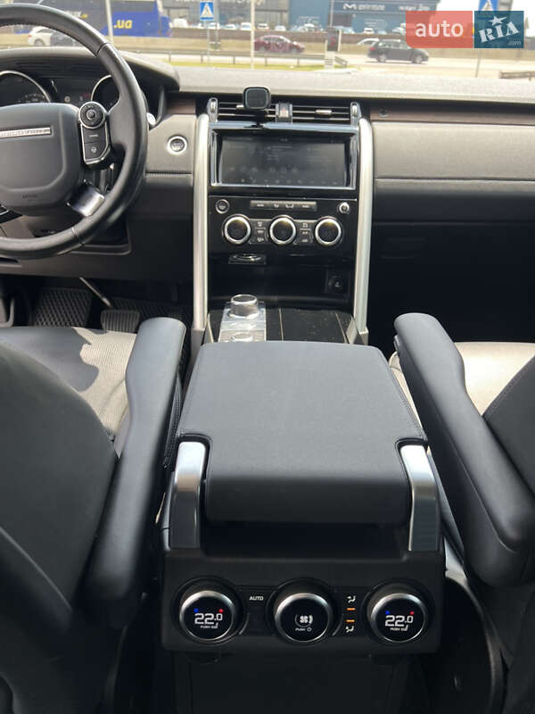 Позашляховик / Кросовер Land Rover Discovery 2017 в Києві