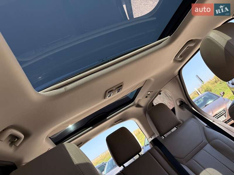 Внедорожник / Кроссовер Land Rover Discovery 2019 в Львове