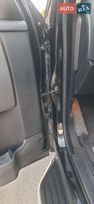 Внедорожник / Кроссовер Land Rover Discovery 2010 в Одессе