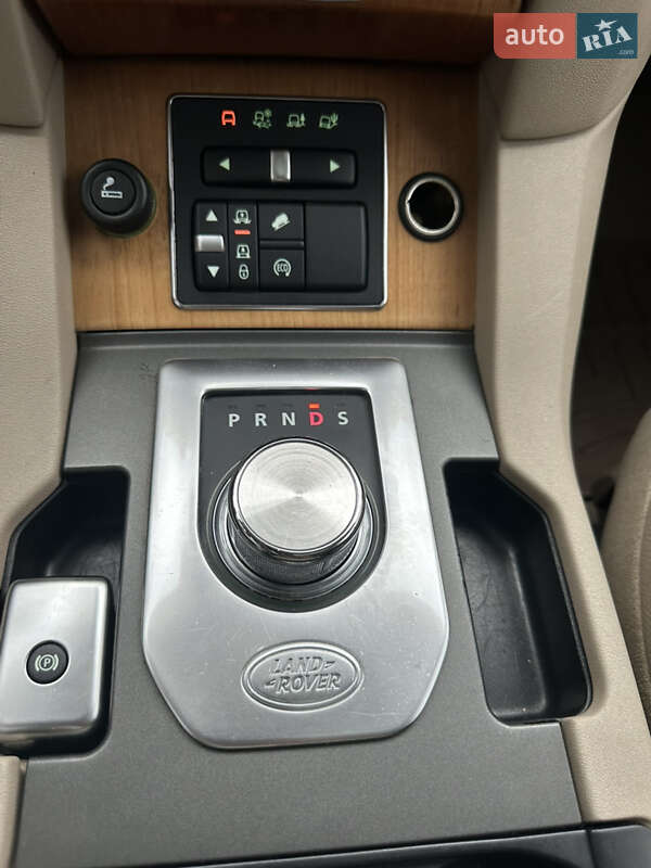 Внедорожник / Кроссовер Land Rover Discovery 2014 в Киеве