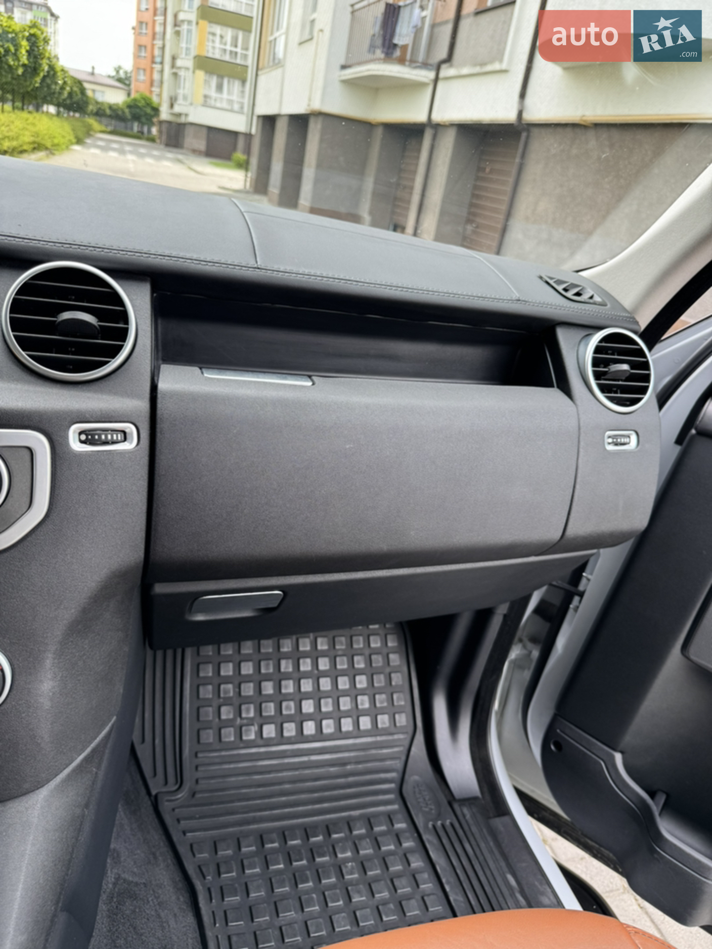 2016 Land Rover Discovery - мініатюра 37