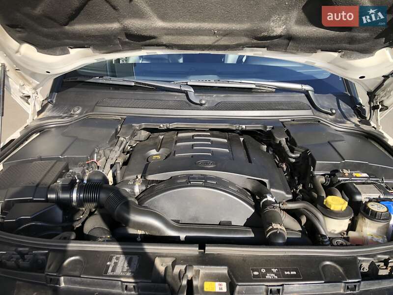 Внедорожник / Кроссовер Land Rover Discovery 2016 в Киеве