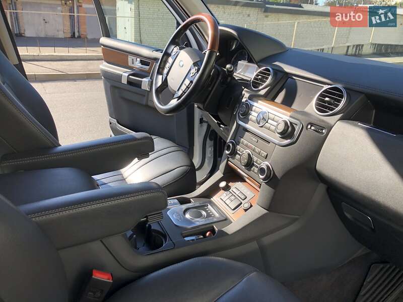 Внедорожник / Кроссовер Land Rover Discovery 2016 в Киеве