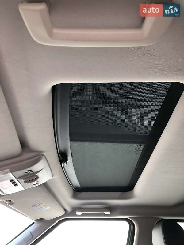 Внедорожник / Кроссовер Land Rover Discovery 2016 в Киеве