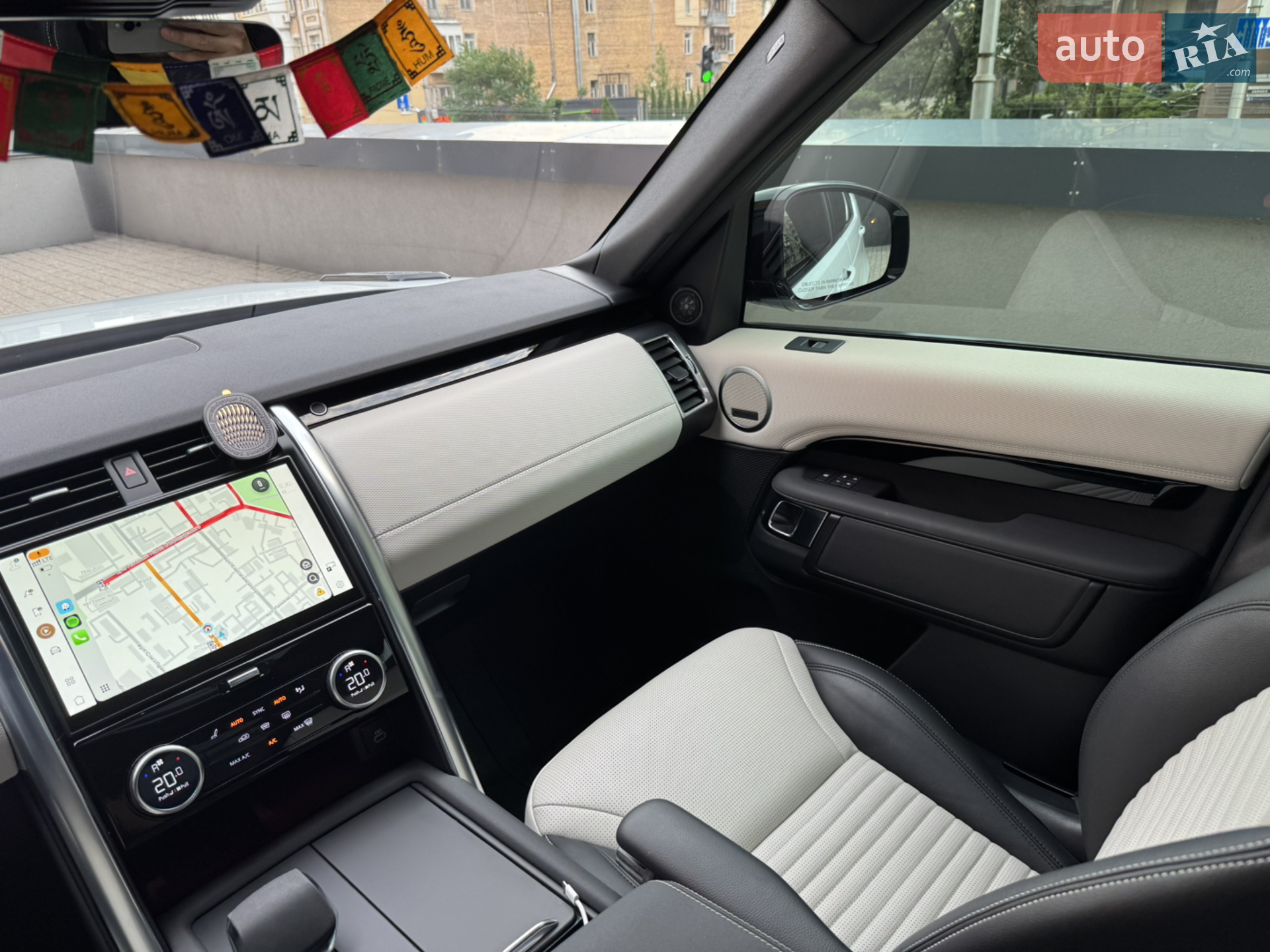 2021 Land Rover Discovery - мініатюра 19