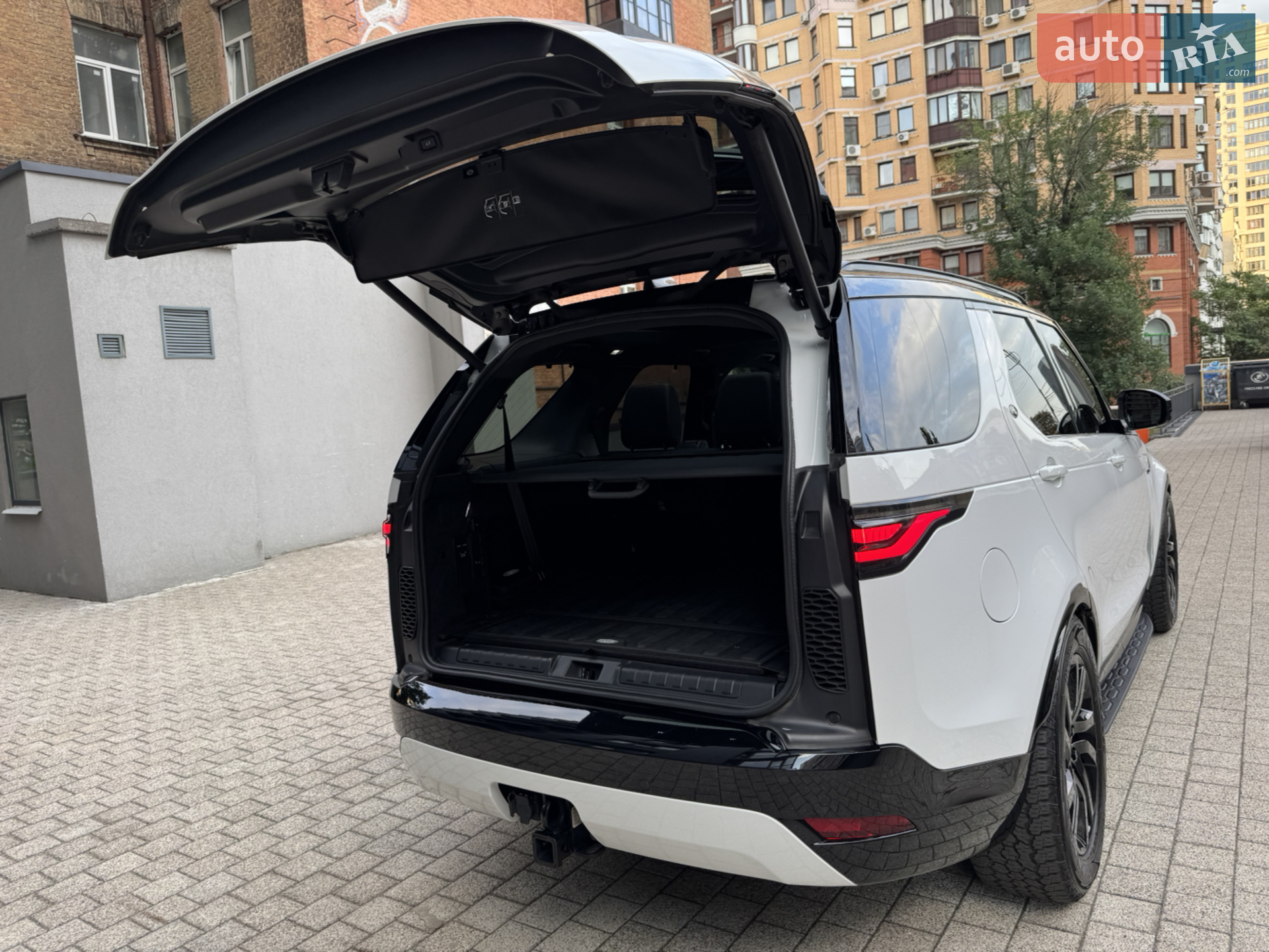 2021 Land Rover Discovery - мініатюра 27