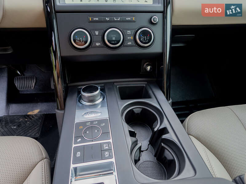 Внедорожник / Кроссовер Land Rover Discovery 2018 в Киеве