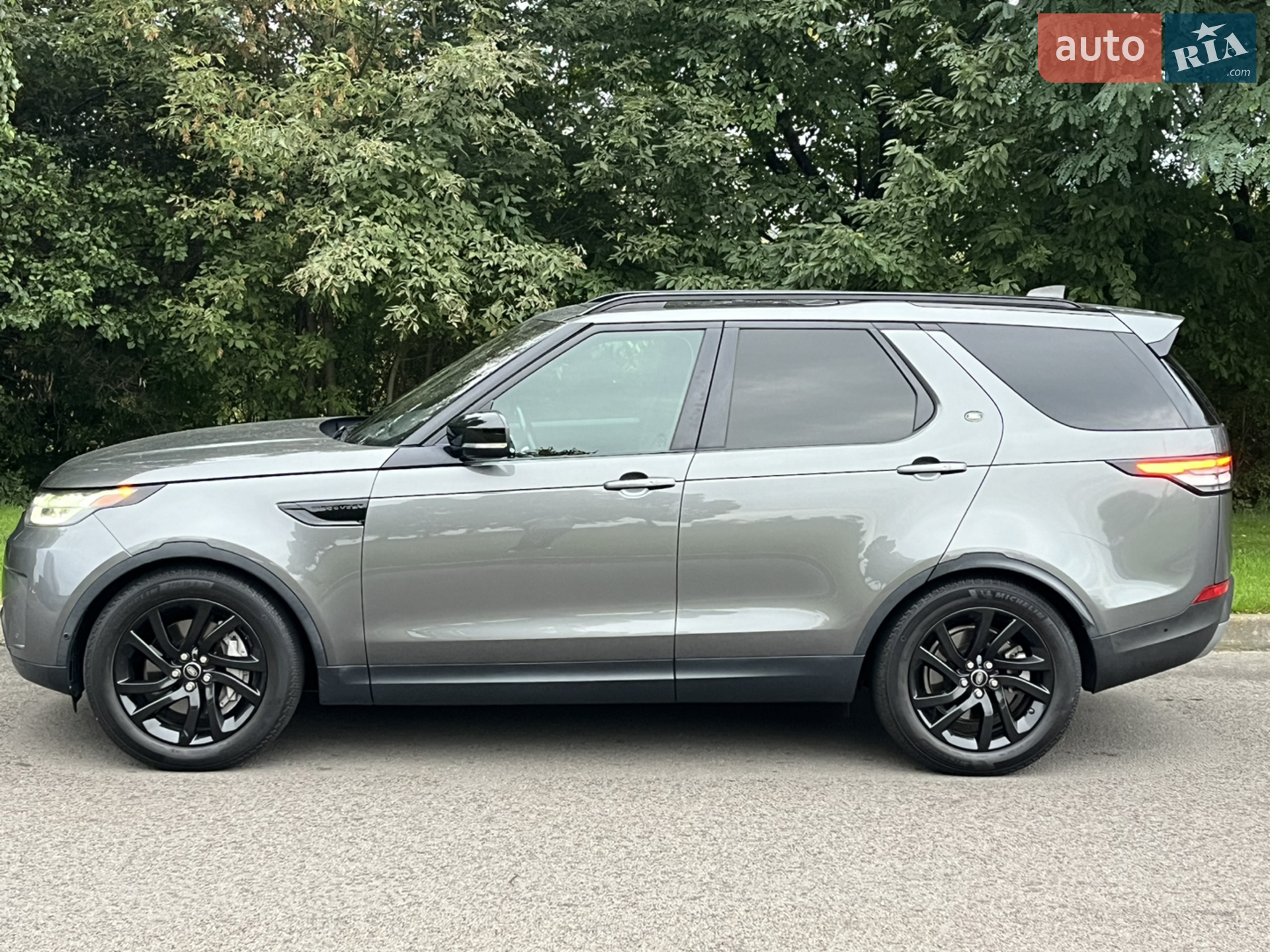 2019 Land Rover Discovery - мініатюра 4