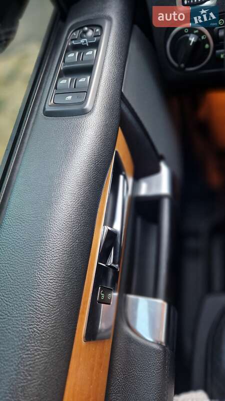 Внедорожник / Кроссовер Land Rover Discovery 2013 в Борисполе