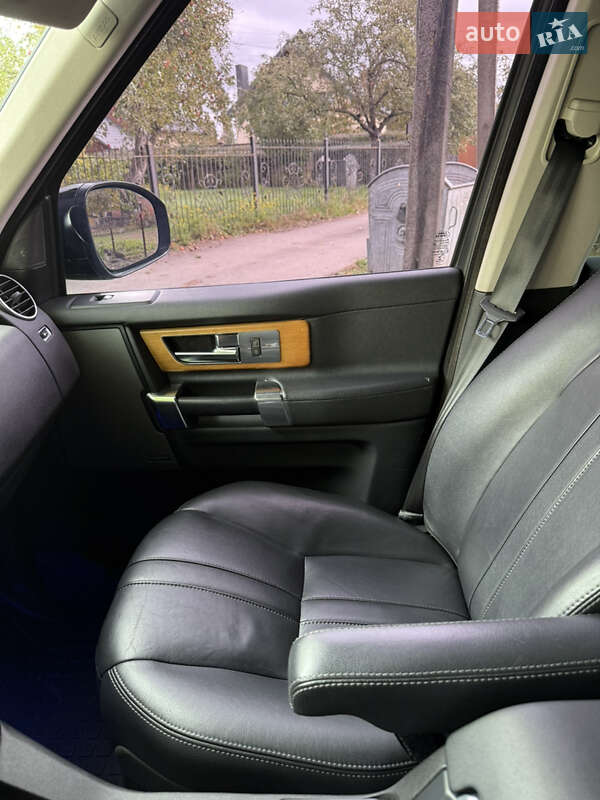 Позашляховик / Кросовер Land Rover Discovery 2014 в Луцьку