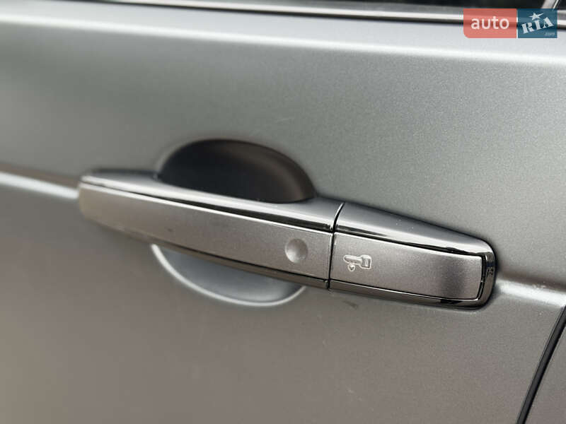 Внедорожник / Кроссовер Land Rover Discovery 2018 в Киеве фото 31 Внедорожник / Кроссовер Land Rover Discovery 2018 в Киеве