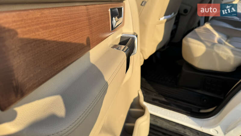 Позашляховик / Кросовер Land Rover Discovery 2016 в Львові