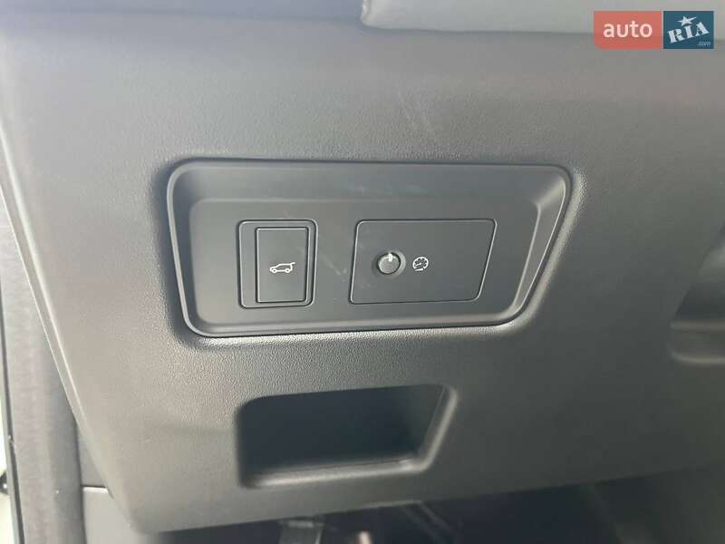 Внедорожник / Кроссовер Land Rover Discovery 2020 в Киеве