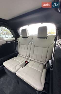 Внедорожник / Кроссовер Land Rover Discovery 2018 в 