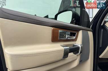Позашляховик / Кросовер Land Rover Discovery 2016 в  фото 13 Позашляховик / Кросовер Land Rover Discovery 2016 в