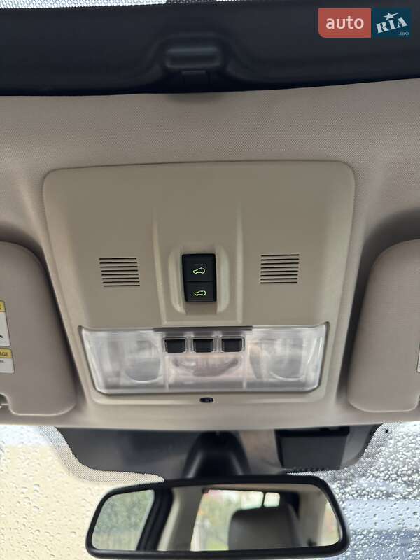 Внедорожник / Кроссовер Land Rover Discovery 2016 в Луцке фото 22 Внедорожник / Кроссовер Land Rover Discovery 2016 в Луцке