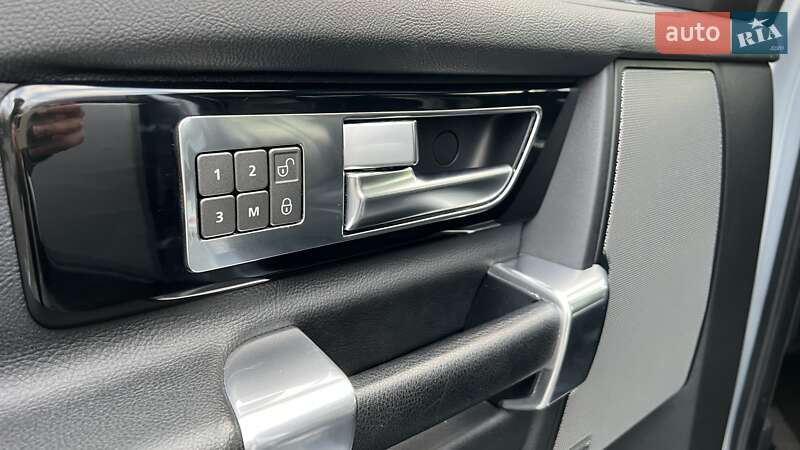 Внедорожник / Кроссовер Land Rover Discovery 2016 в Киеве