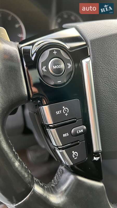 Внедорожник / Кроссовер Land Rover Discovery 2016 в Киеве