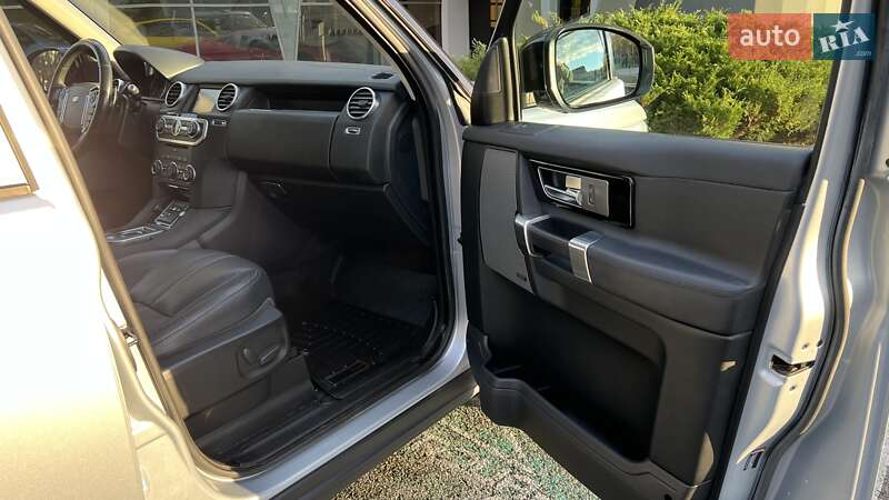 Внедорожник / Кроссовер Land Rover Discovery 2016 в Киеве