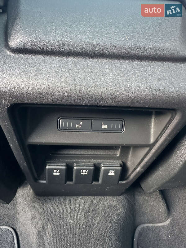 Внедорожник / Кроссовер Land Rover Discovery 2015 в Полтаве