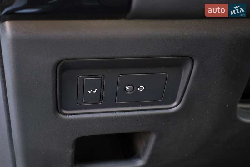 Внедорожник / Кроссовер Land Rover Discovery 2018 в Виннице