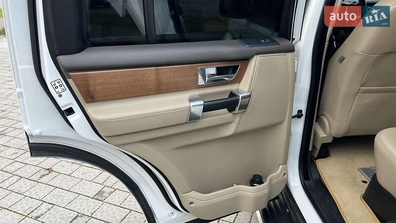 Внедорожник / Кроссовер Land Rover Discovery 2016 в Львове