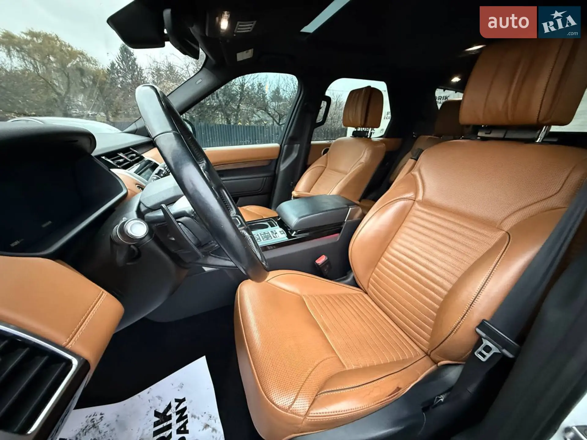 2018 Land Rover Discovery - мініатюра 16