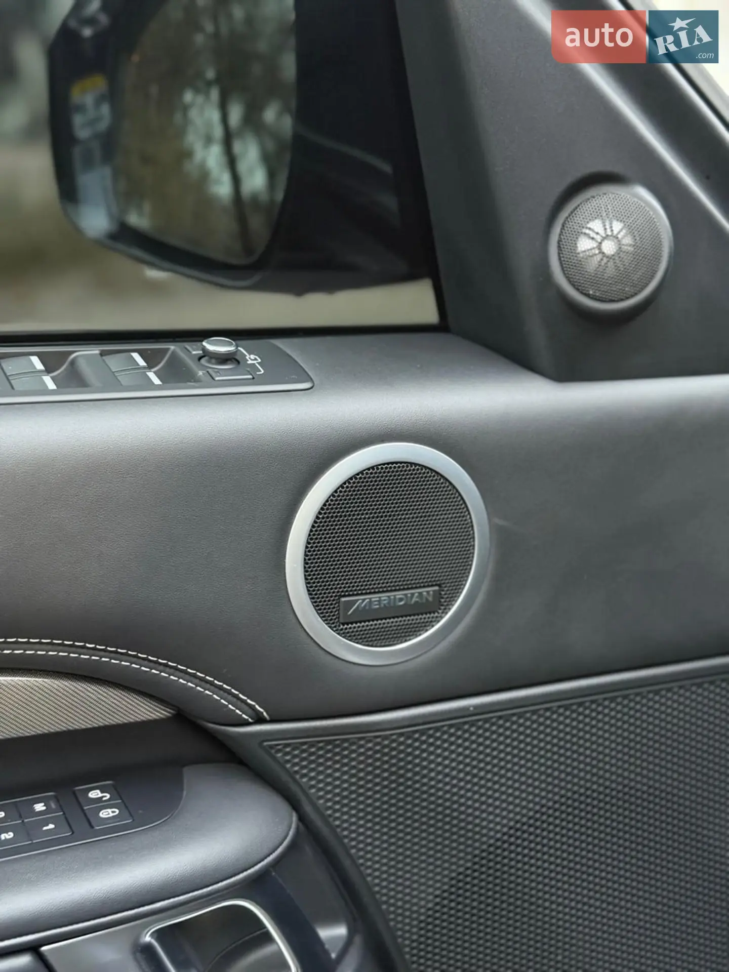 2020 Land Rover Discovery - мініатюра 10