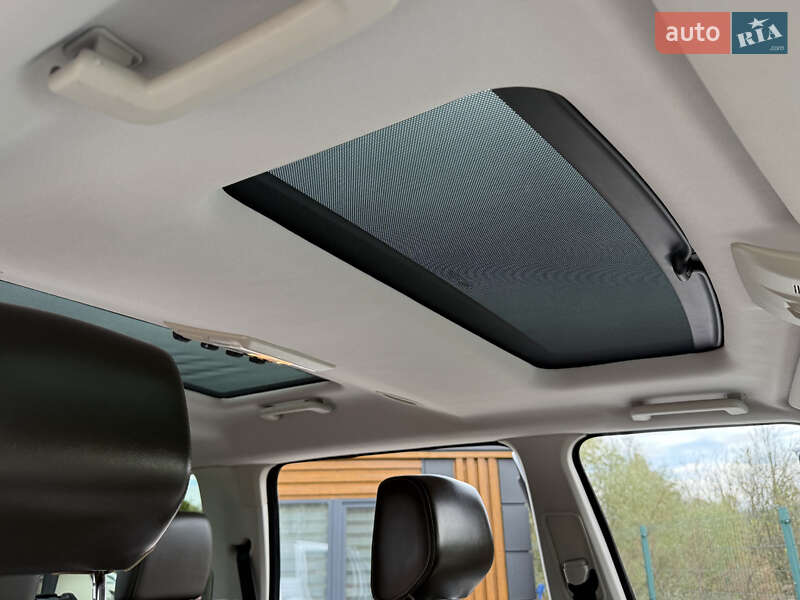 Внедорожник / Кроссовер Land Rover Discovery 2016 в Дрогобыче