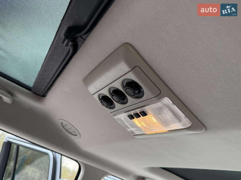 Внедорожник / Кроссовер Land Rover Discovery 2016 в Дрогобыче