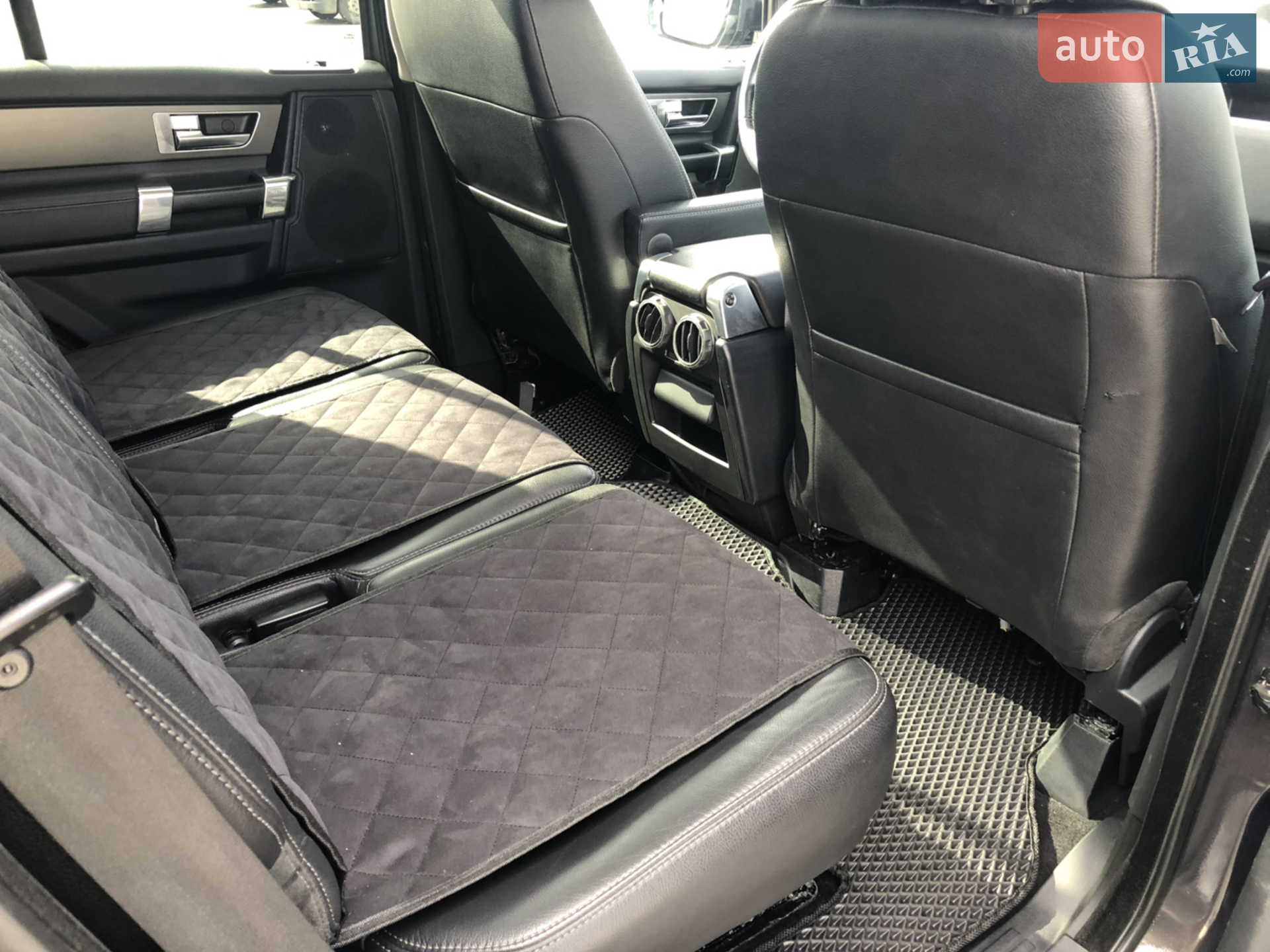 2015 Land Rover Discovery - мініатюра 18