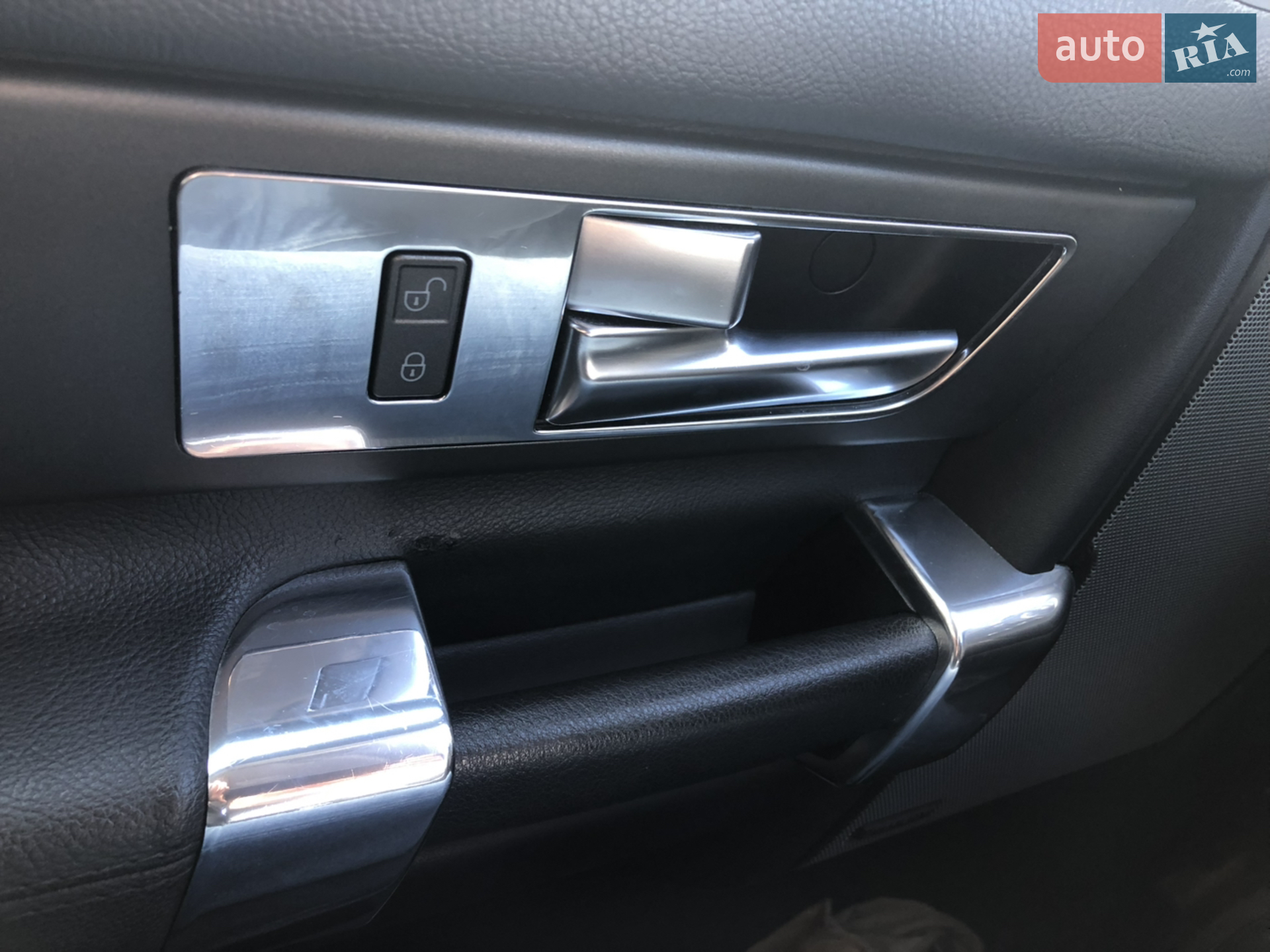 2015 Land Rover Discovery - мініатюра 25