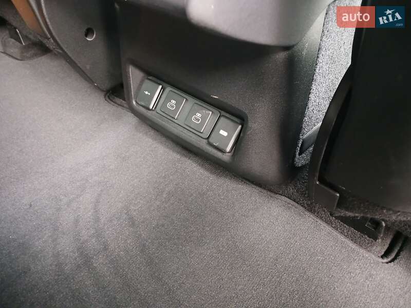 Внедорожник / Кроссовер Land Rover Discovery 2021 в Киеве