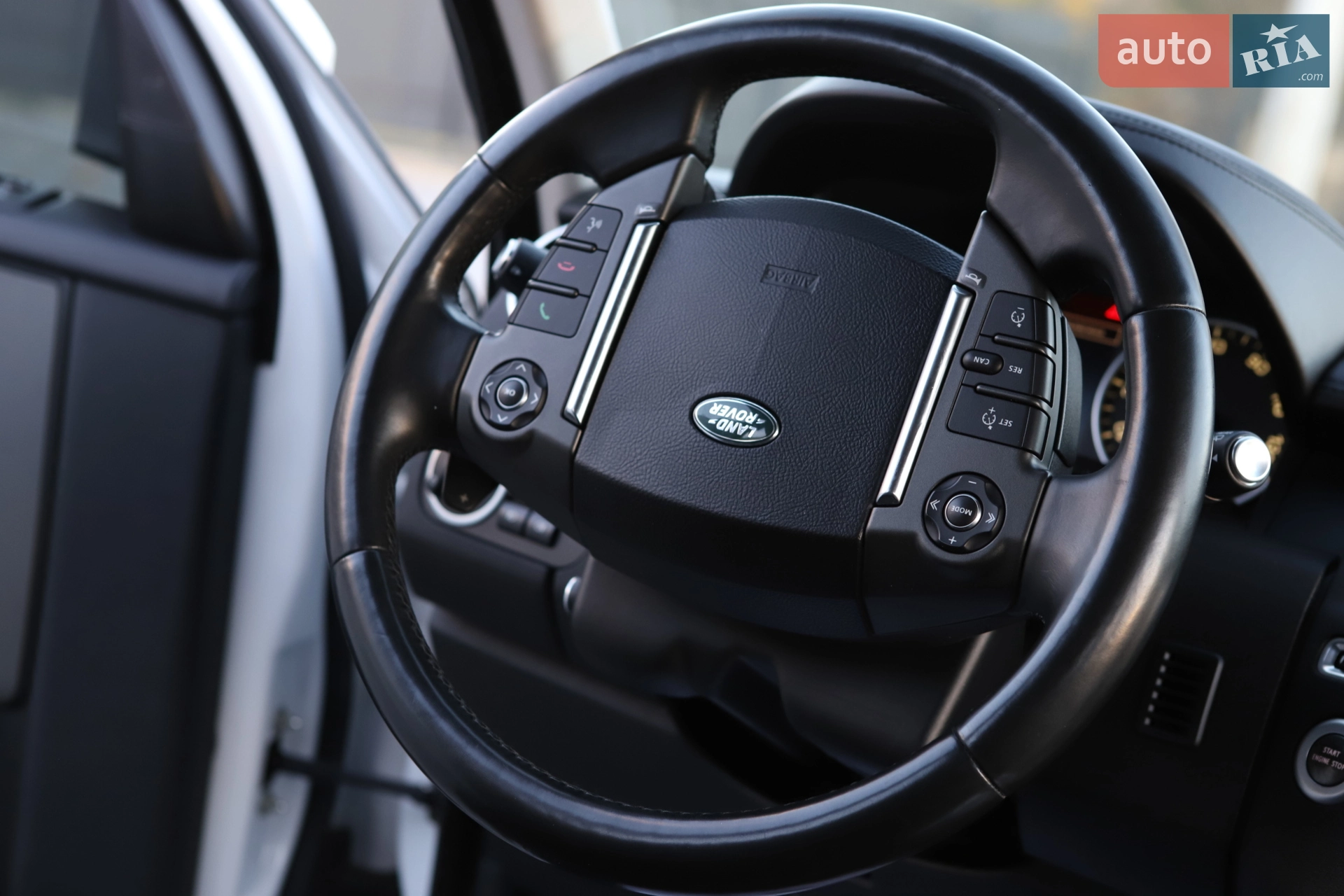 2015 Land Rover Discovery - мініатюра 76