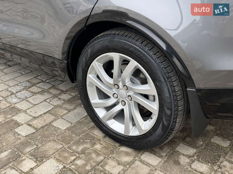 Позашляховик / Кросовер Land Rover Discovery 2017 в Ковелі