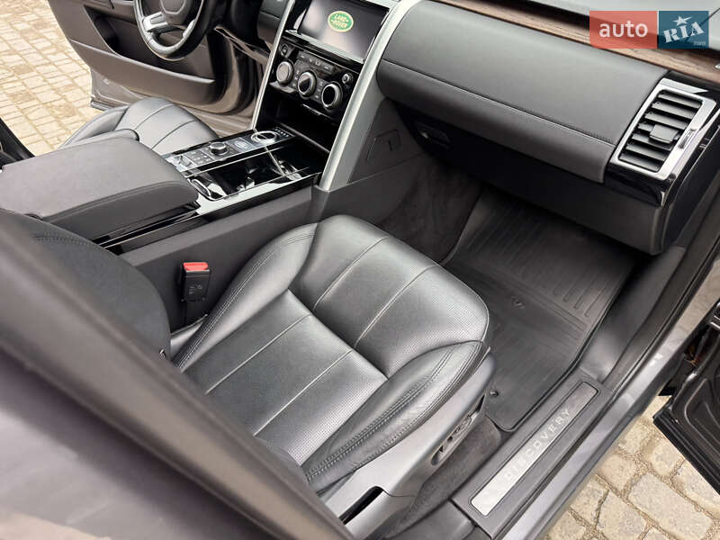 Позашляховик / Кросовер Land Rover Discovery 2017 в Ковелі