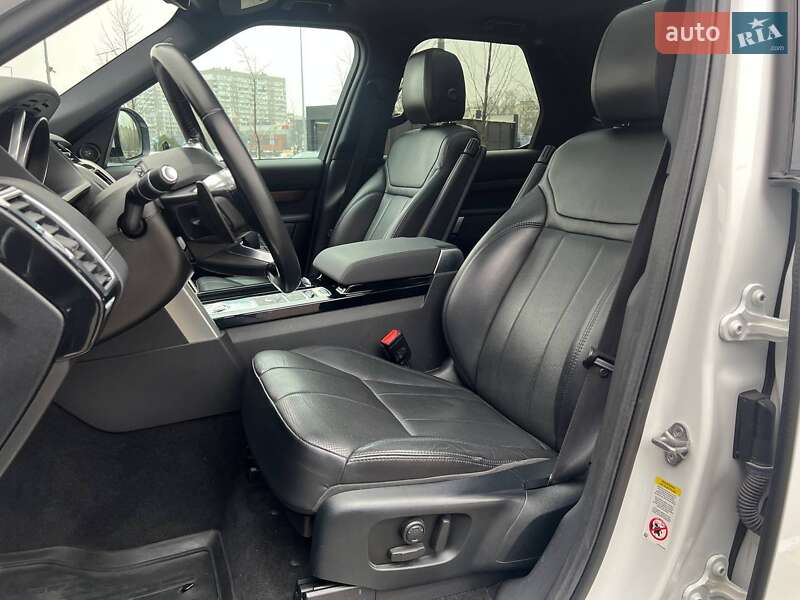 Внедорожник / Кроссовер Land Rover Discovery 2017 в Киеве