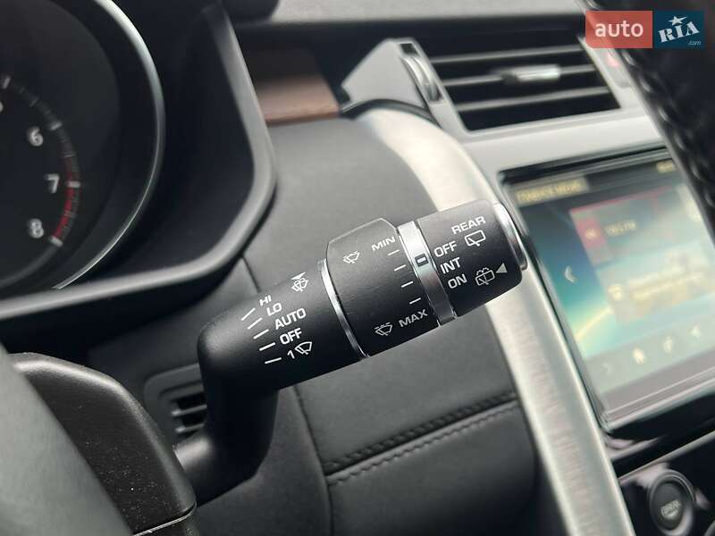 Внедорожник / Кроссовер Land Rover Discovery 2017 в Киеве
