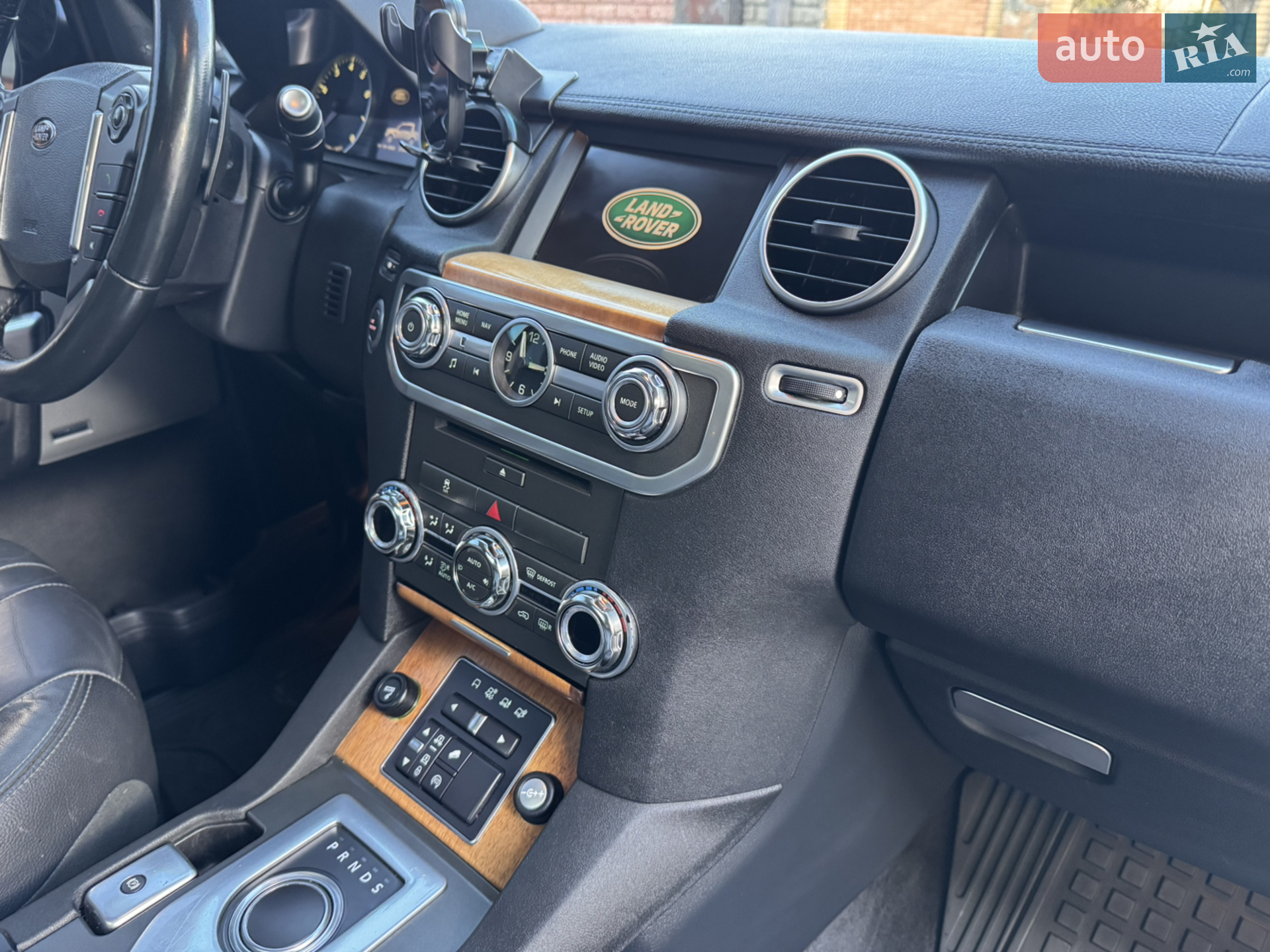 2016 Land Rover Discovery - мініатюра 23
