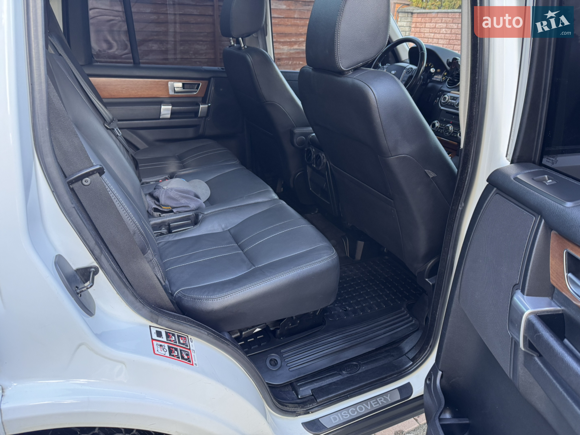 2016 Land Rover Discovery - мініатюра 29
