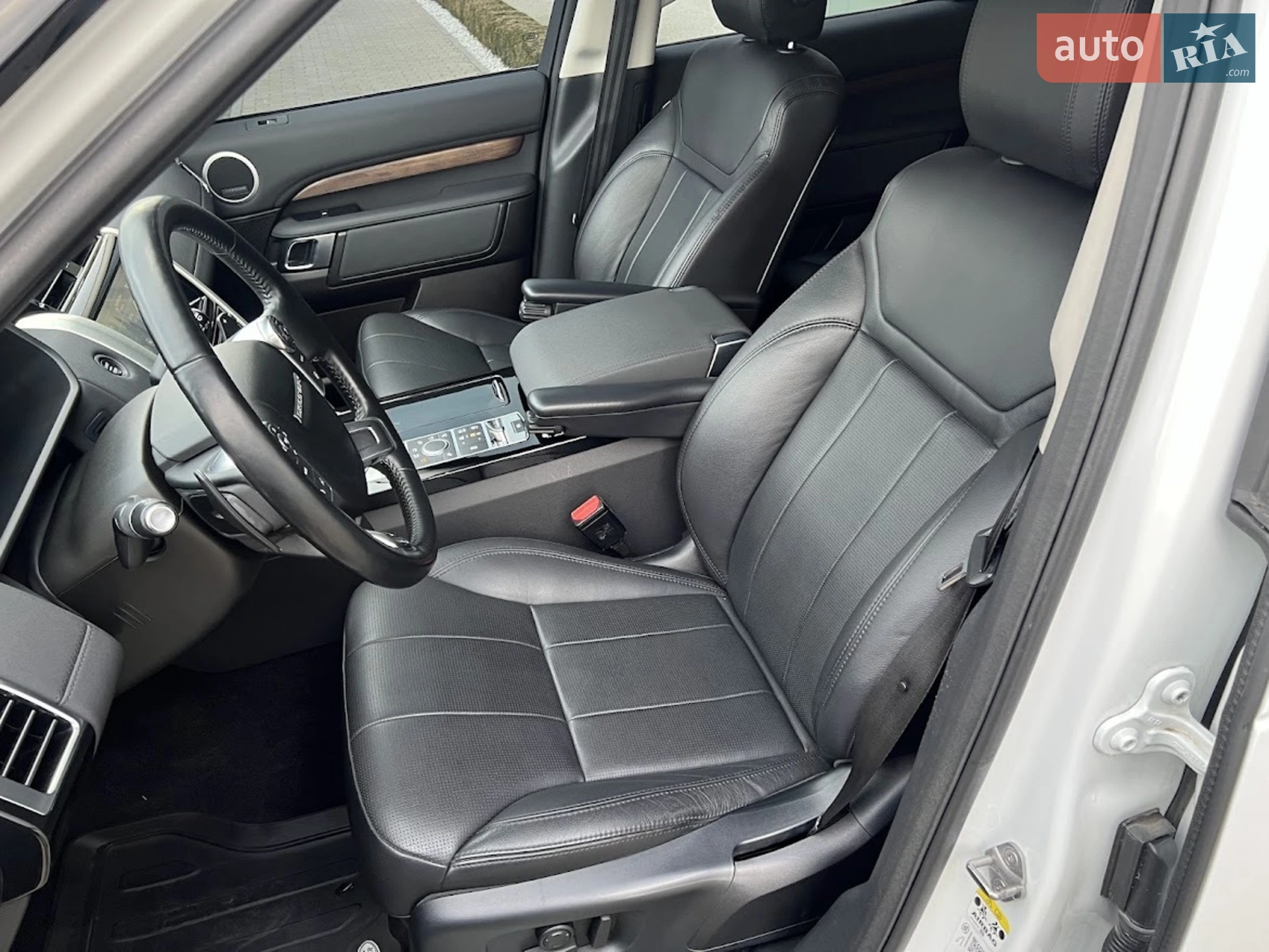 2018 Land Rover Discovery - мініатюра 14