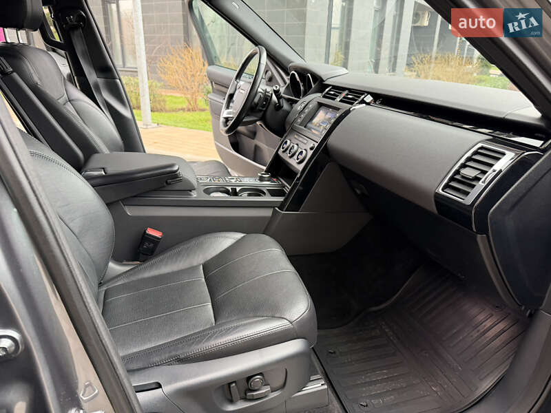 Внедорожник / Кроссовер Land Rover Discovery 2017 в Киеве