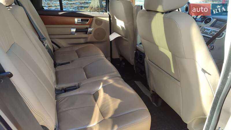 Внедорожник / Кроссовер Land Rover Discovery 2015 в Трускавце