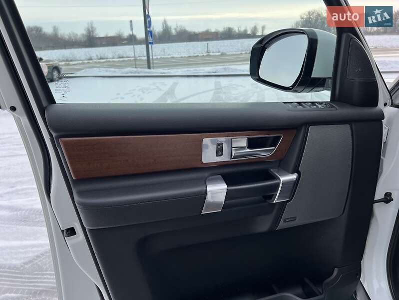 Внедорожник / Кроссовер Land Rover Discovery 2016 в Днепре