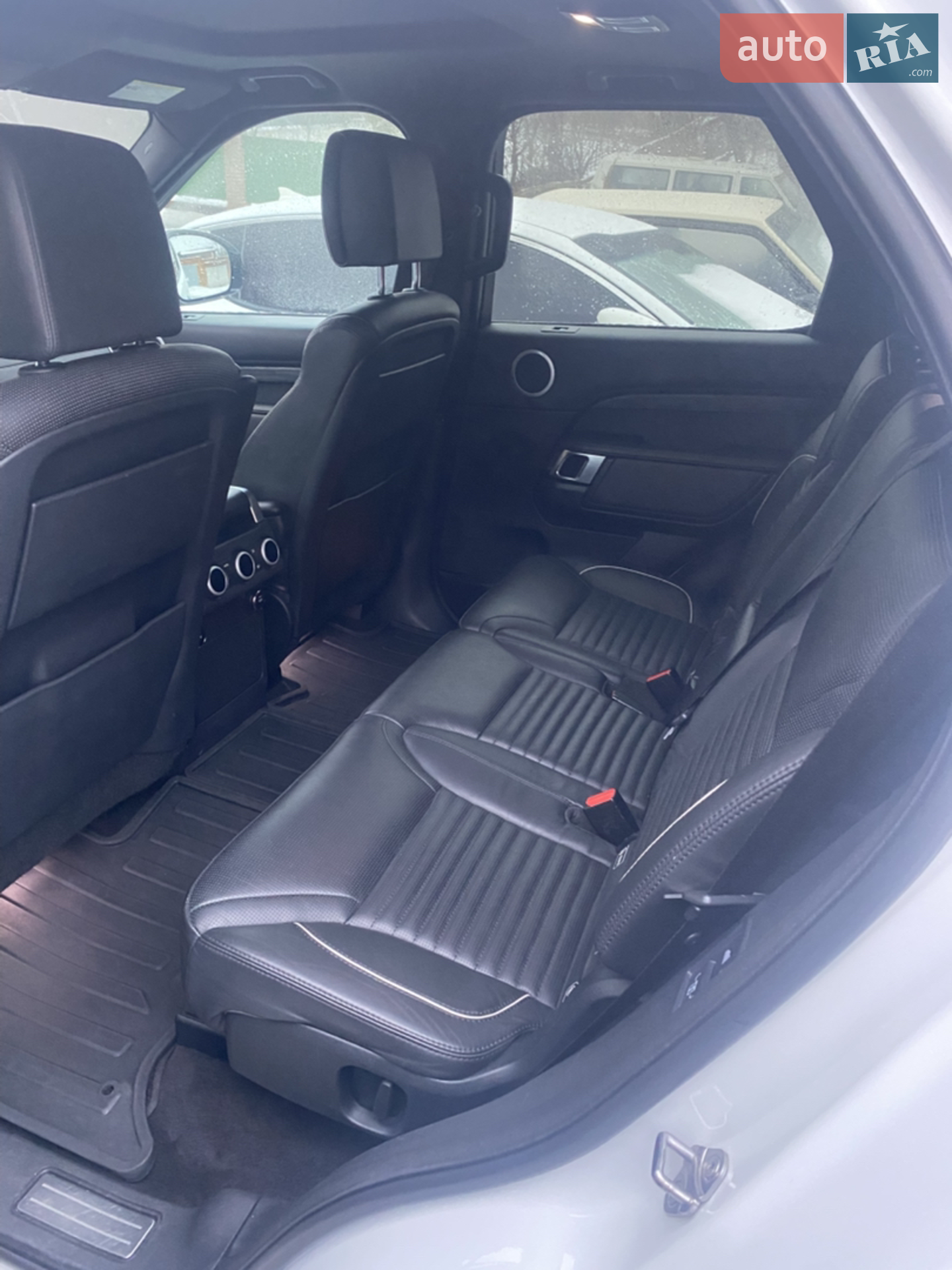2017 Land Rover Discovery - мініатюра 10