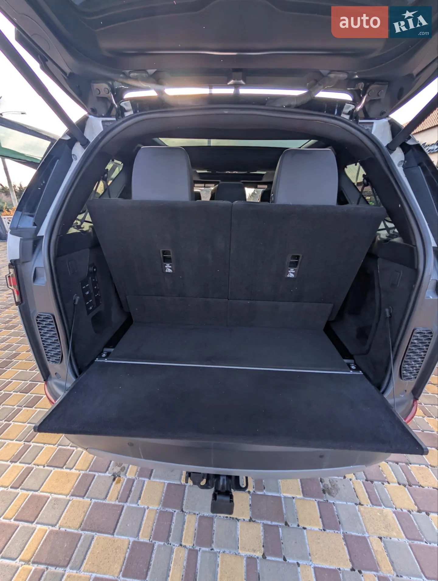 2019 Land Rover Discovery - мініатюра 29