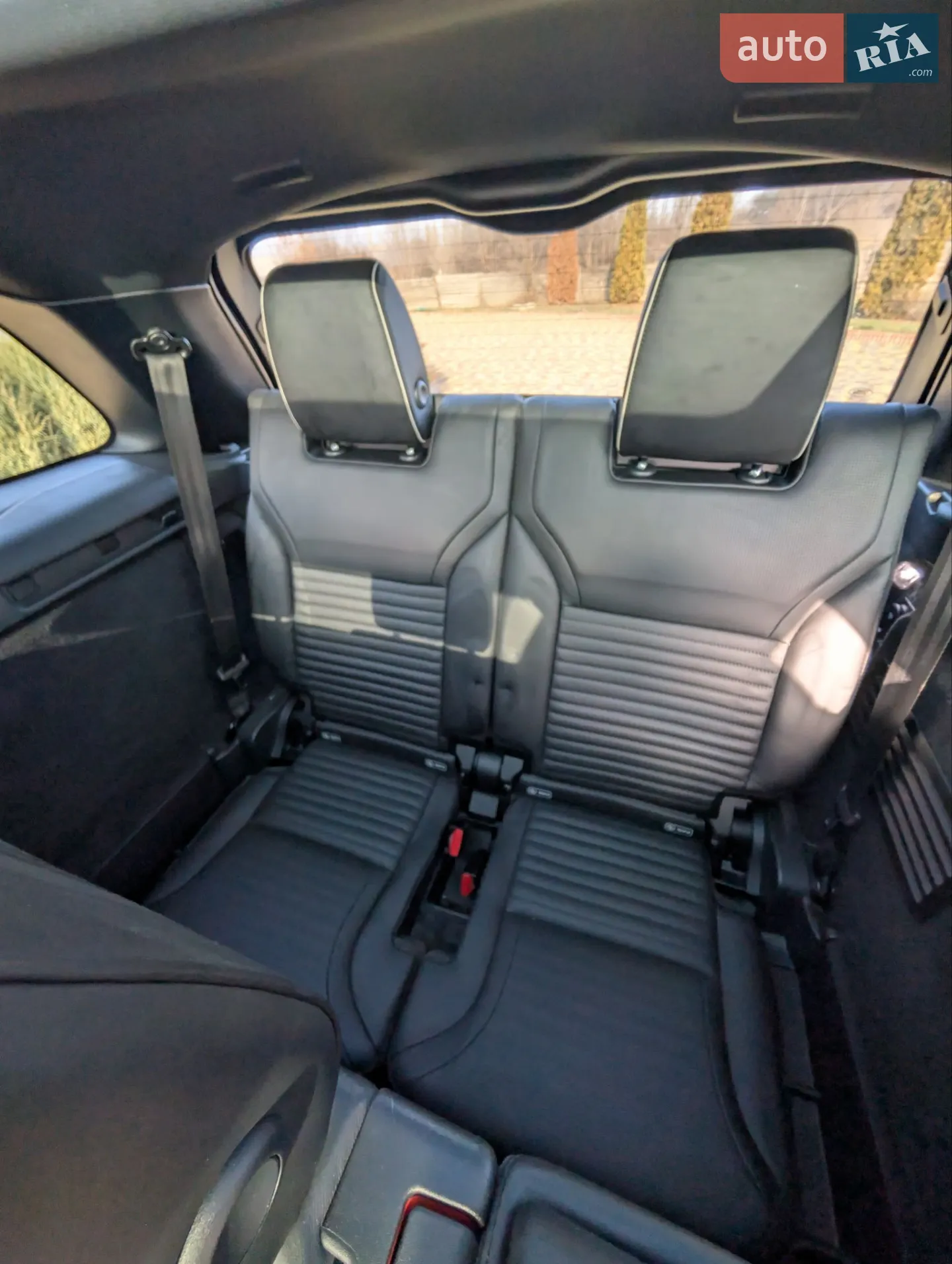 2019 Land Rover Discovery - мініатюра 25