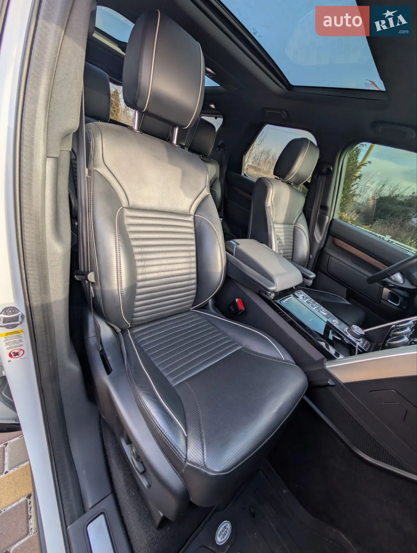 2019 Land Rover Discovery - мініатюра 23