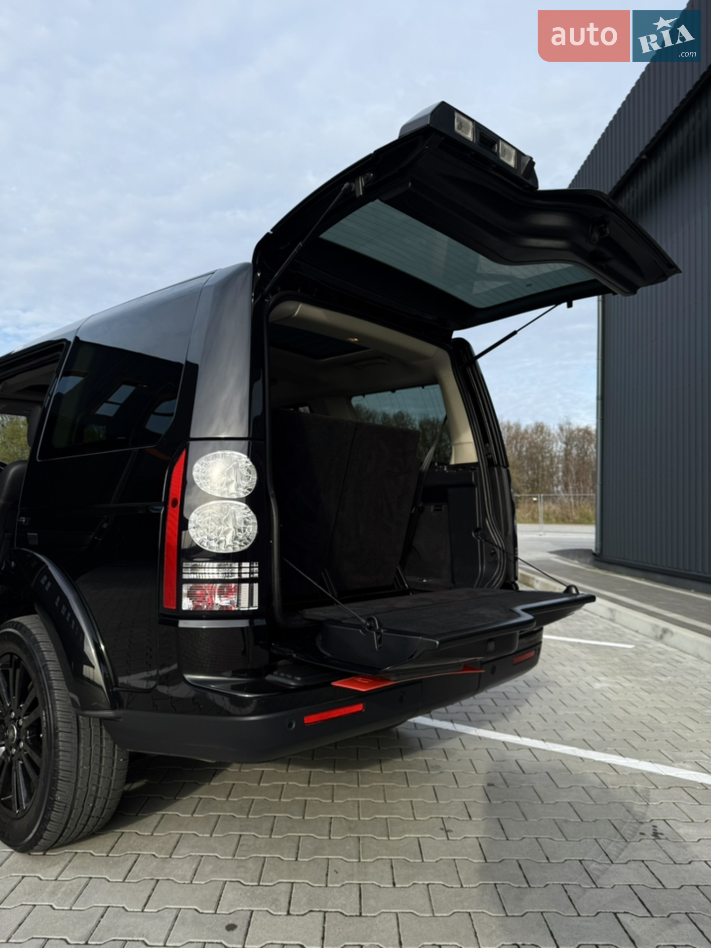 2016 Land Rover Discovery - мініатюра 18